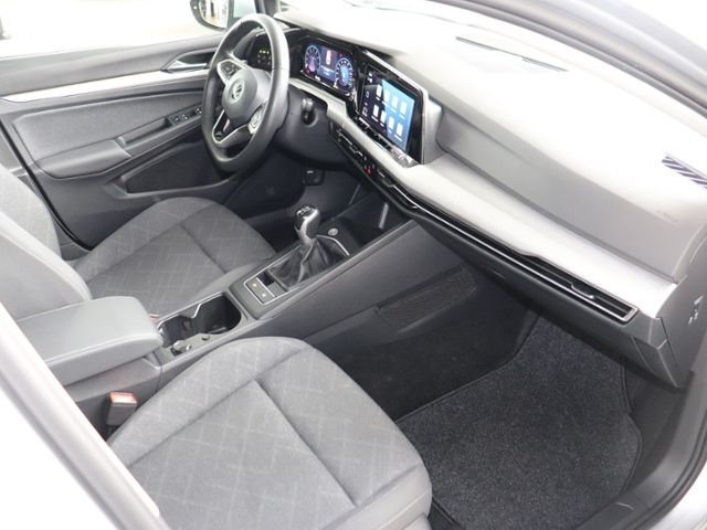 Volkswagen Golf VIII Variant Life 1.5 TSI - Samsaru's Car Outlet