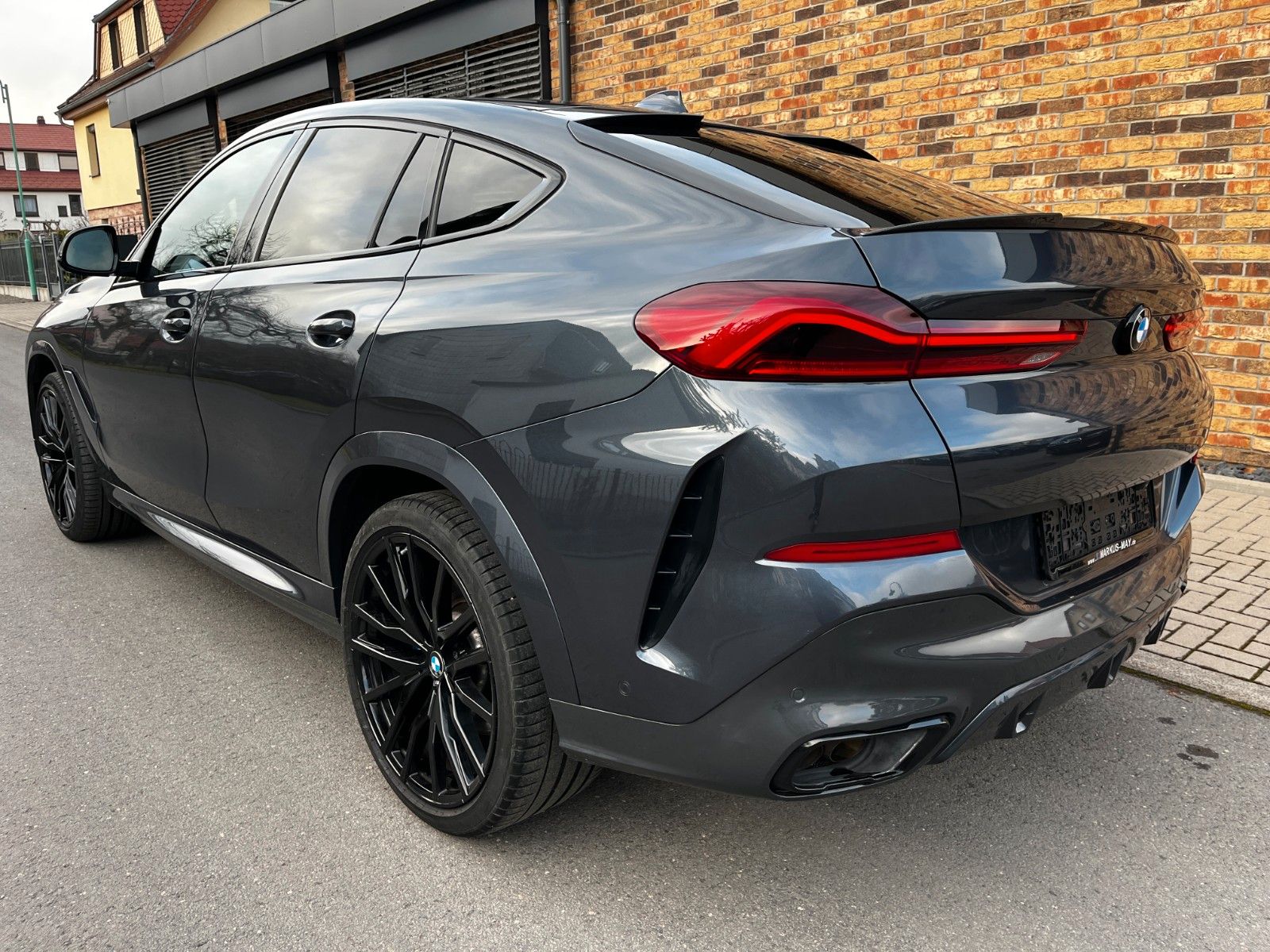 BMW X6 M50i AHK Leder Laser HUD DAProf Standhz