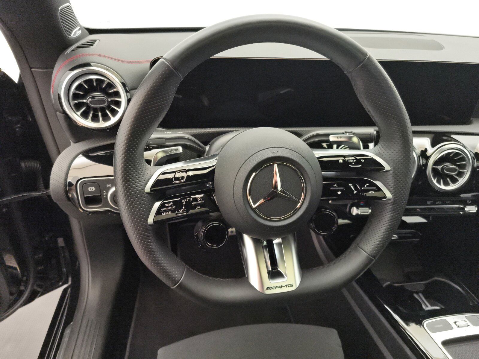 Mercedes-Benz CLA 35 4M Coupé - Samsaru's Car Outlet
