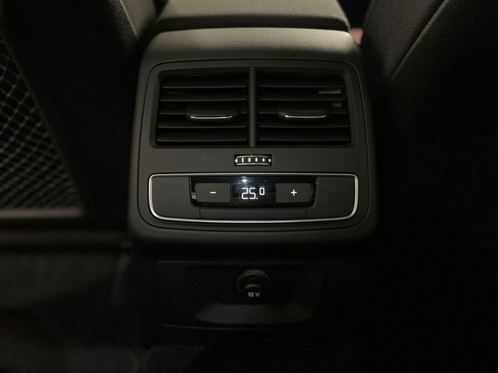 Audi A4 Lim. 40 TFSI advanced - Samsaru's Car Outlet