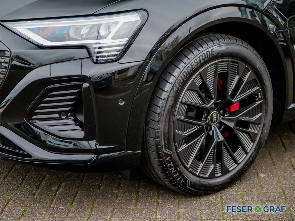 Audi Q8 Sportback e-tron 50 2x S line - Samsaru's Car Outlet