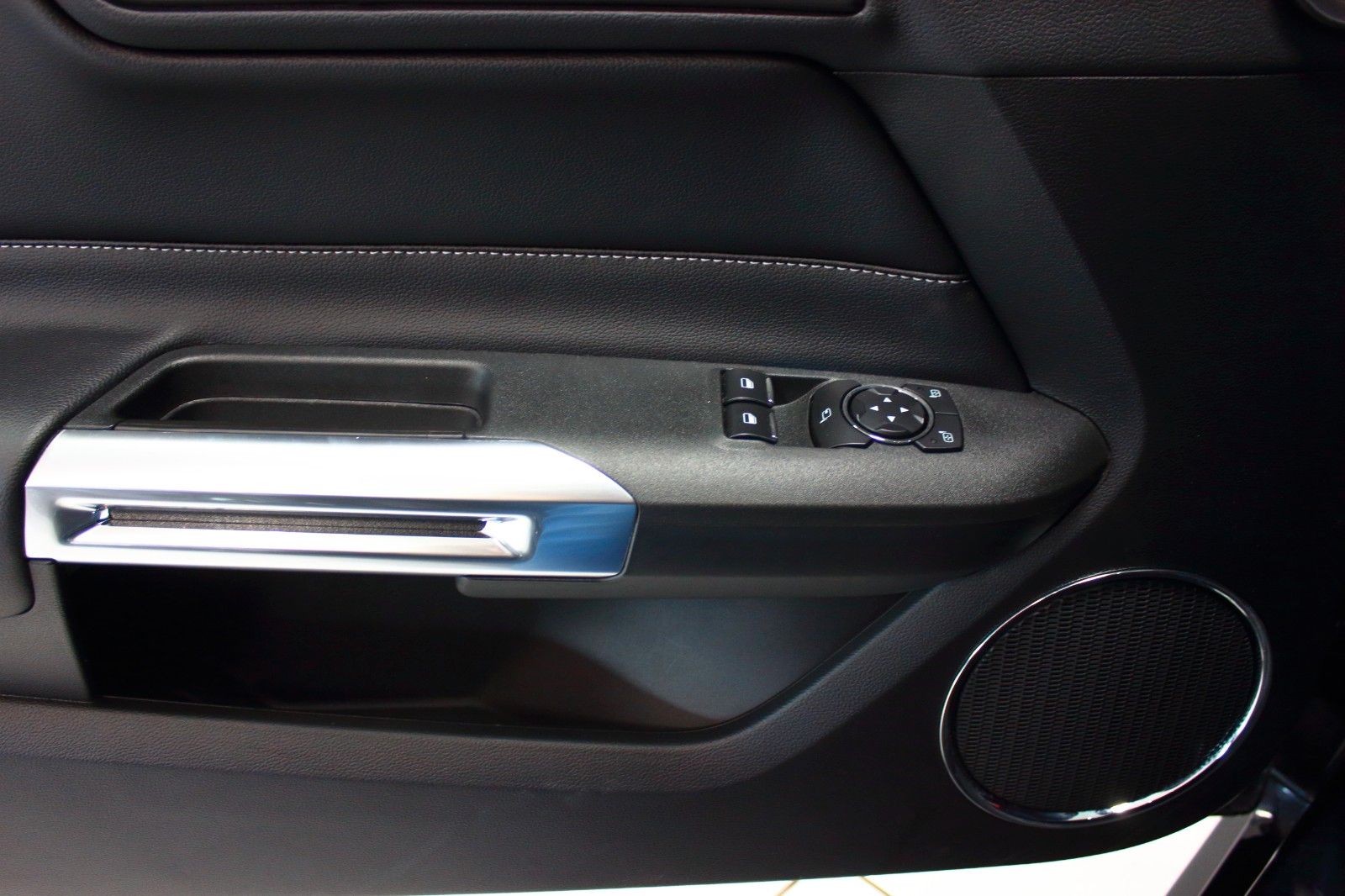 Ford Mustang 5.0 V8 GT 10G~DEUTSCH+UNFALLFREI+WIE NEU
