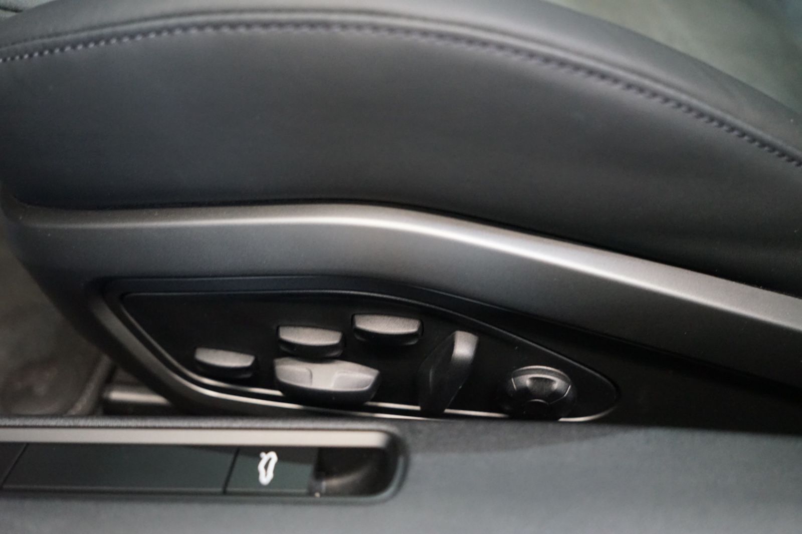 Porsche Targa 4 GTS + MY25 + CARBON + BOSE + 360