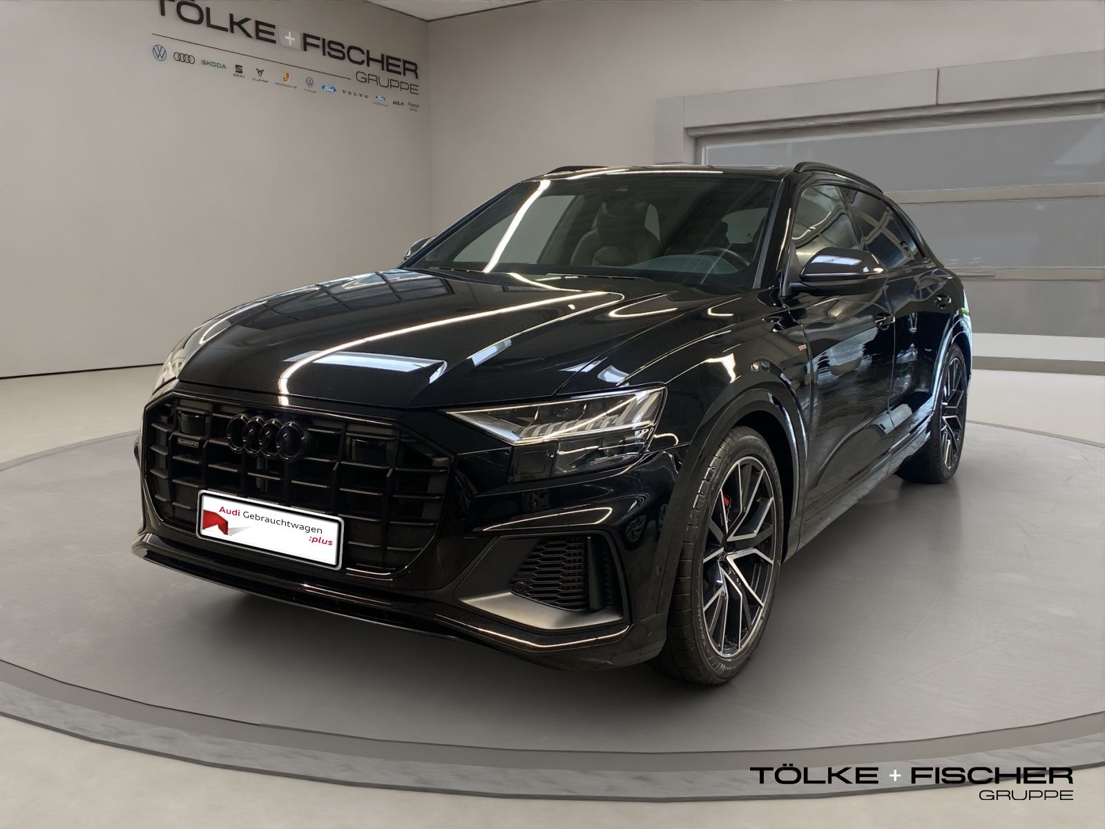 Audi Q8 55 3.0 TFSI quattro competition plus S-line - Samsaru's Car Outlet