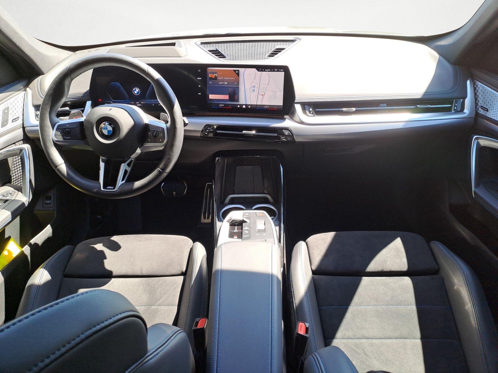 BMW X1 xDrive23i M Sportpaket - Samsaru's Car Outlet