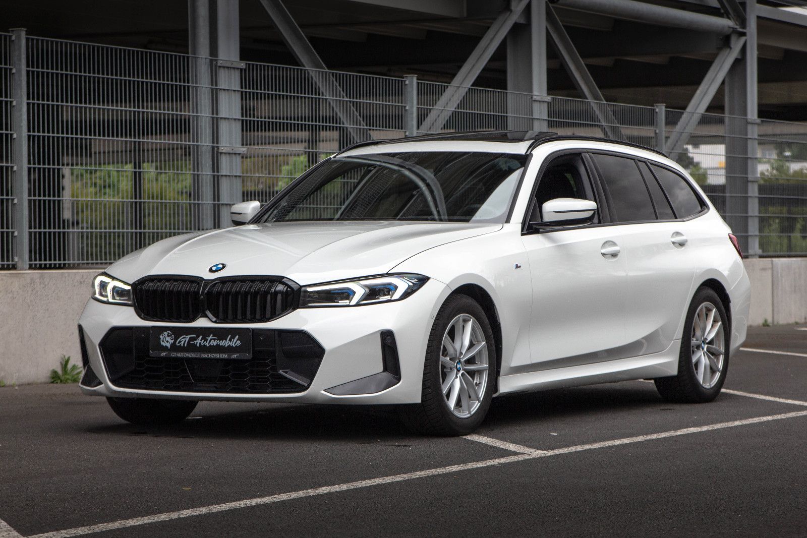 BMW 318d T*M Sport*PANO*360°*HUD*Keyless*AHK*SHADOW*