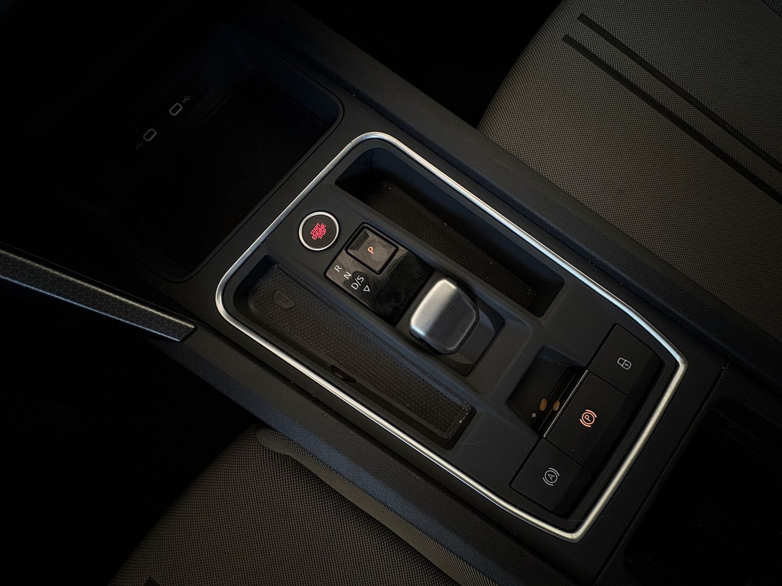 Seat Leon 1.0 eTSI Style - Samsaru's Car Outlet