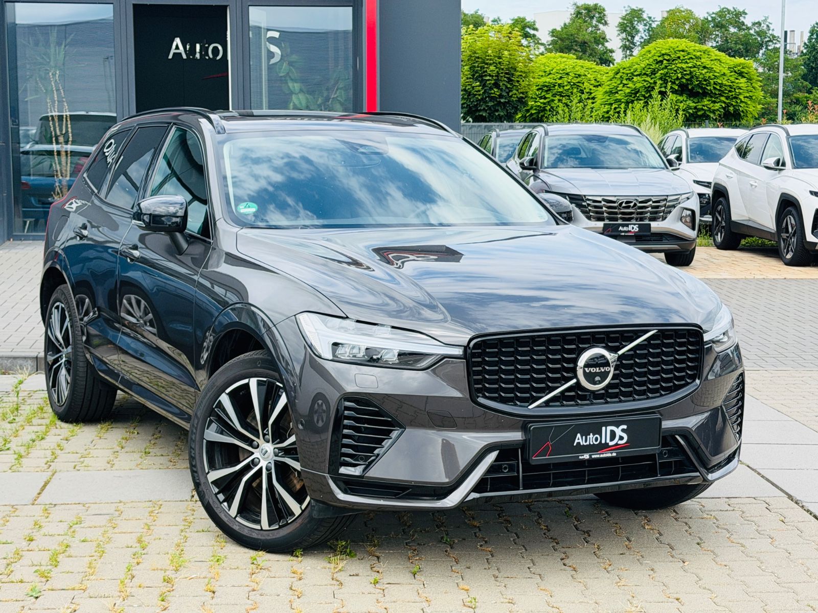 Volvo XC60 T8 Ultimate Dark Recharge HEICO V-Max offen