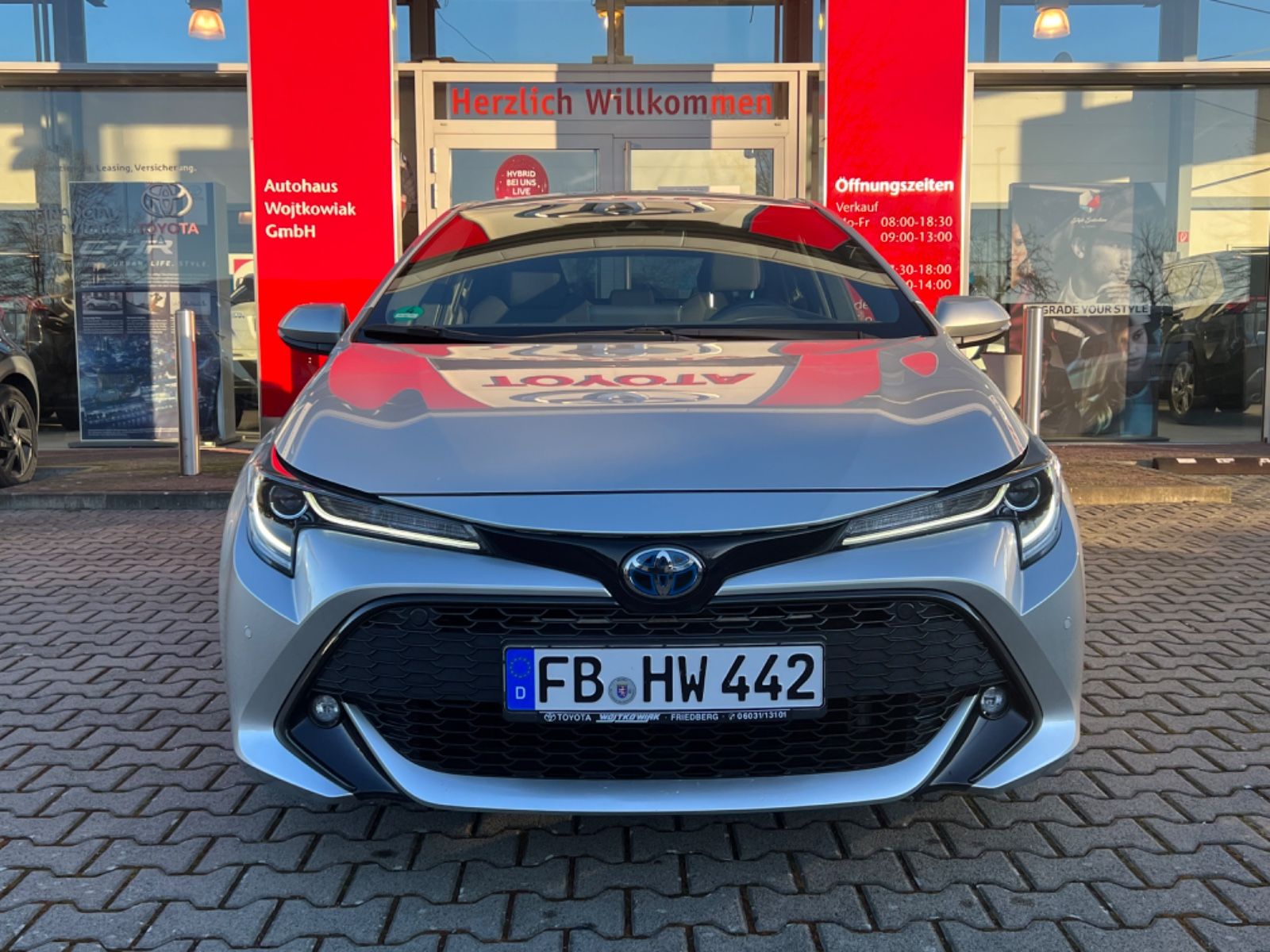 Toyota Corolla Hybrid Team - Samsaru's Car Outlet