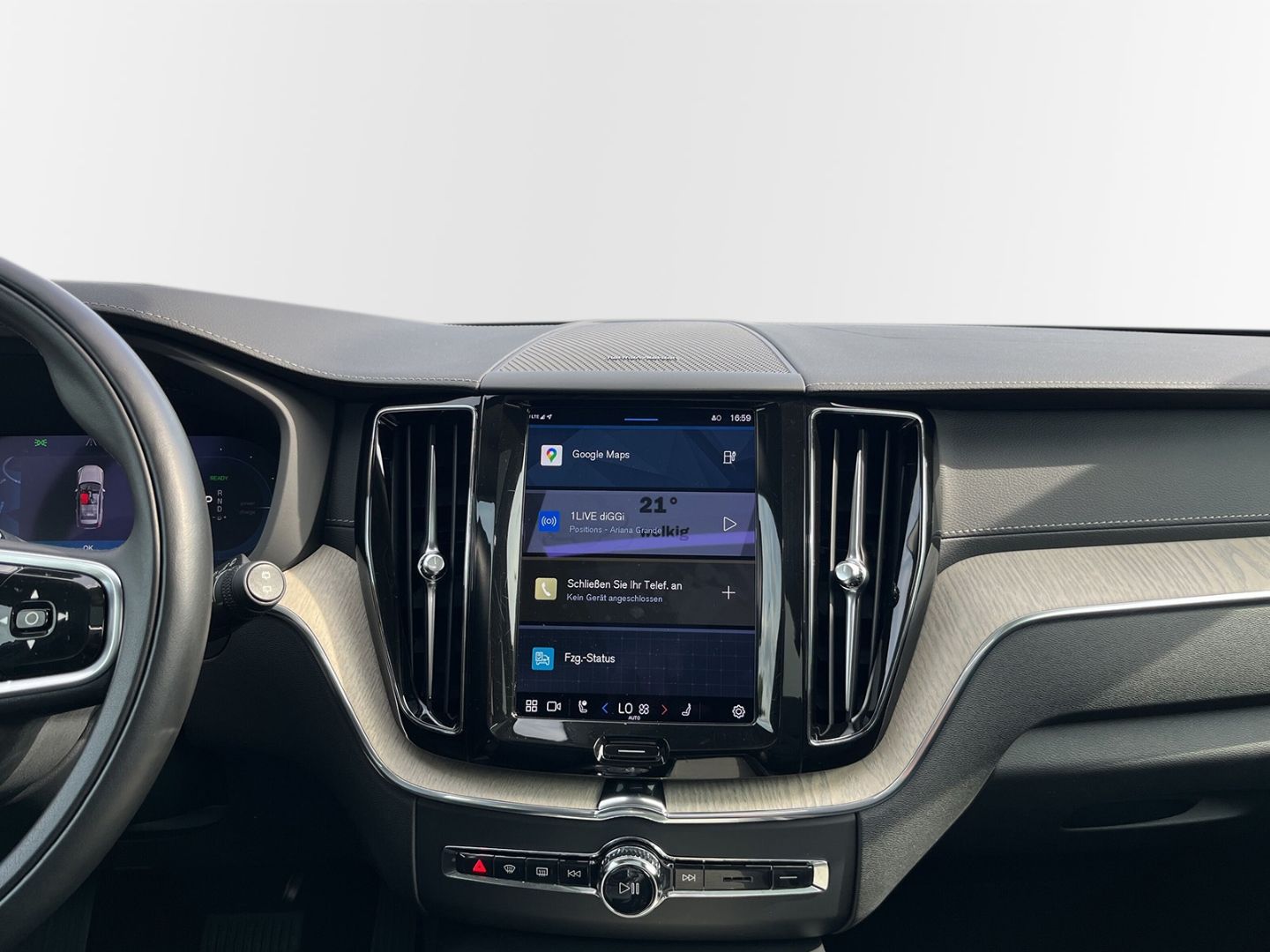 Volvo XC60 Recharge T6 AWD Inscription - Samsaru's Car Outlet