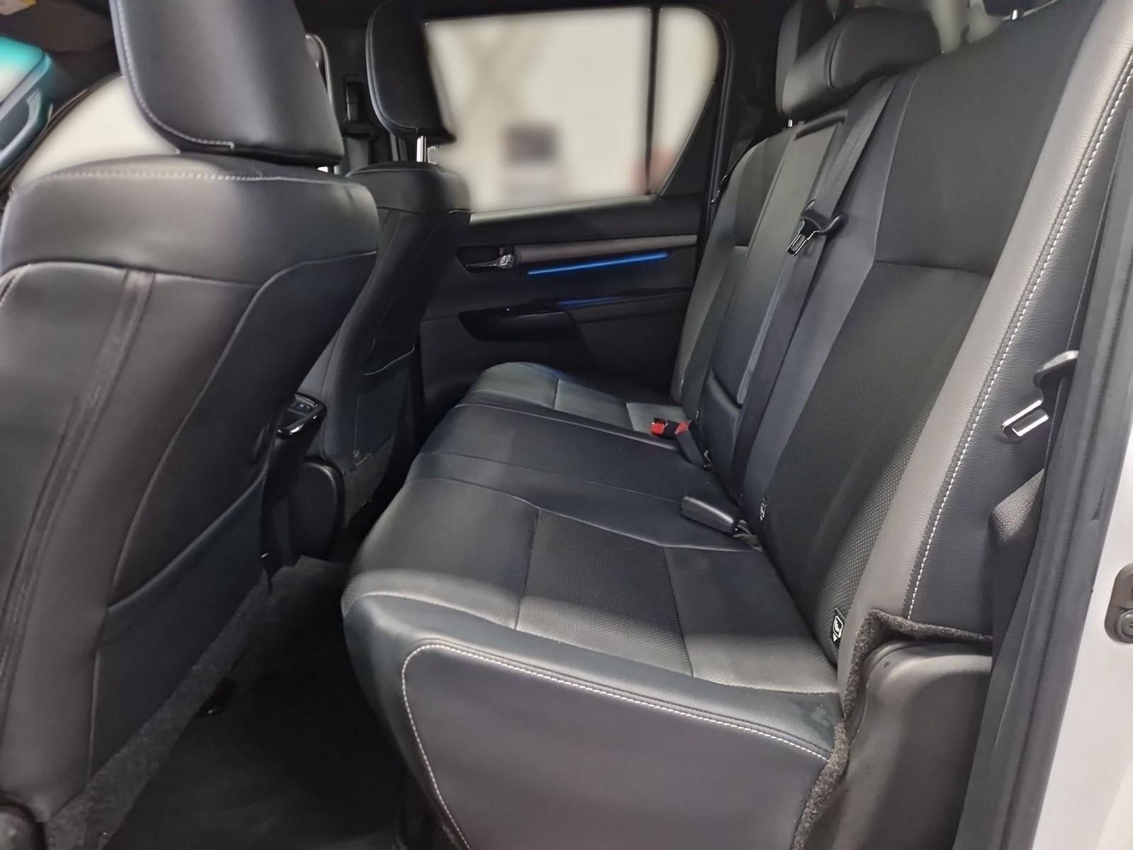 Toyota Hilux Double Cab Invincible 4x4 Hardtop+AHK+WKR