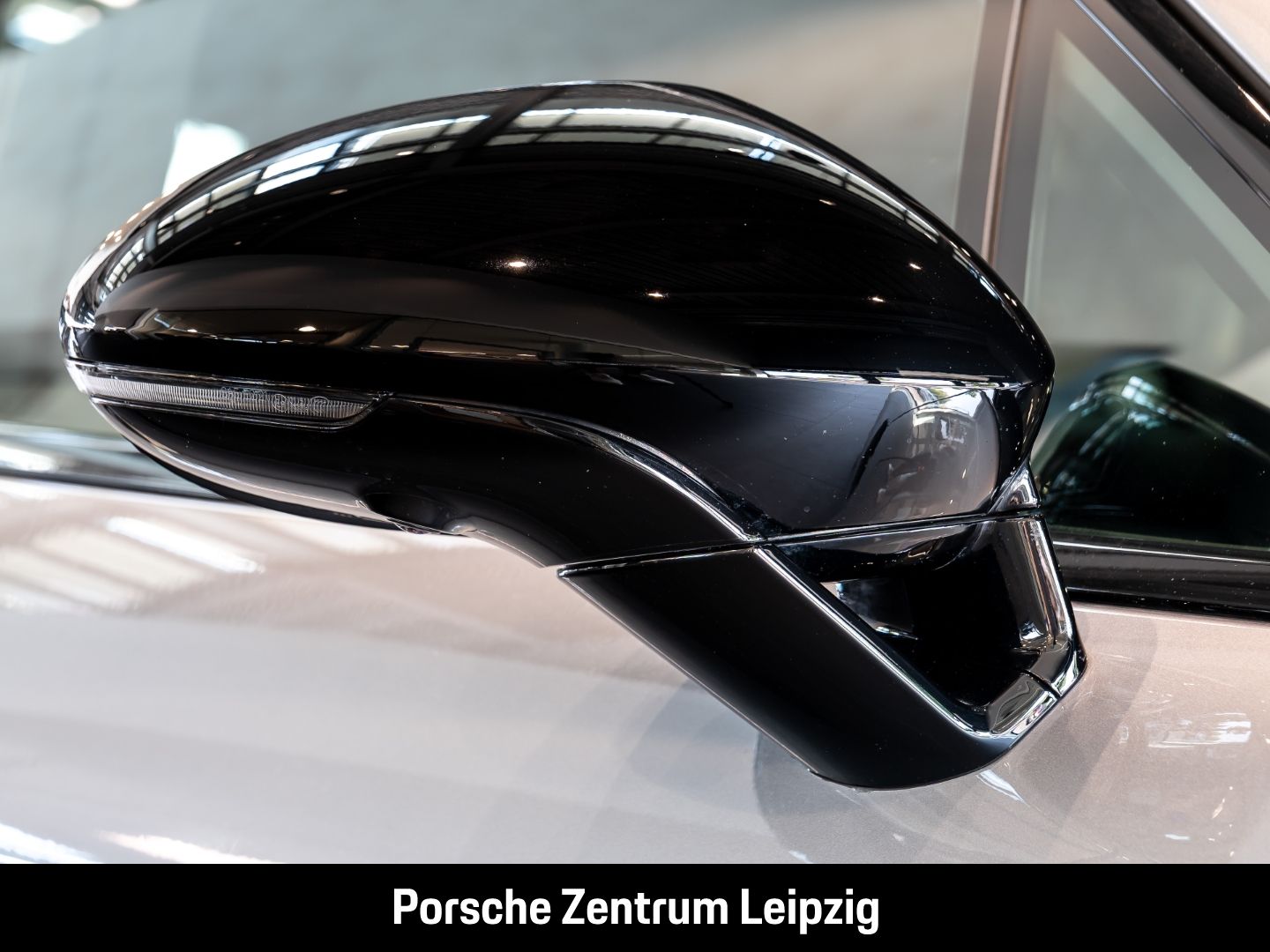 Porsche Panamera E-Hybrid Sport Turismo Platinum Edition