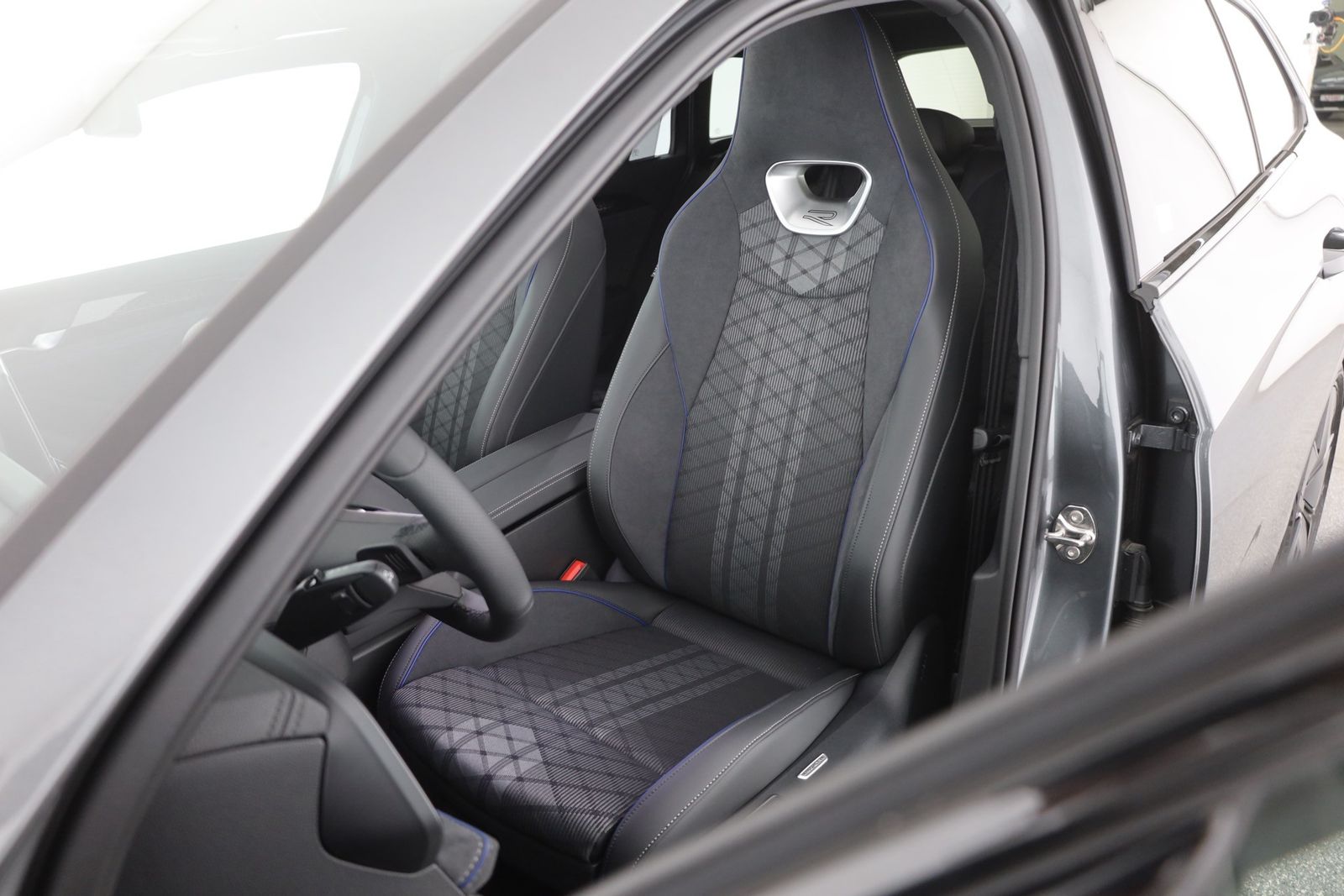 Volkswagen Passat Variant R-Line 2.0 TSI DSG Matrix Pano AH