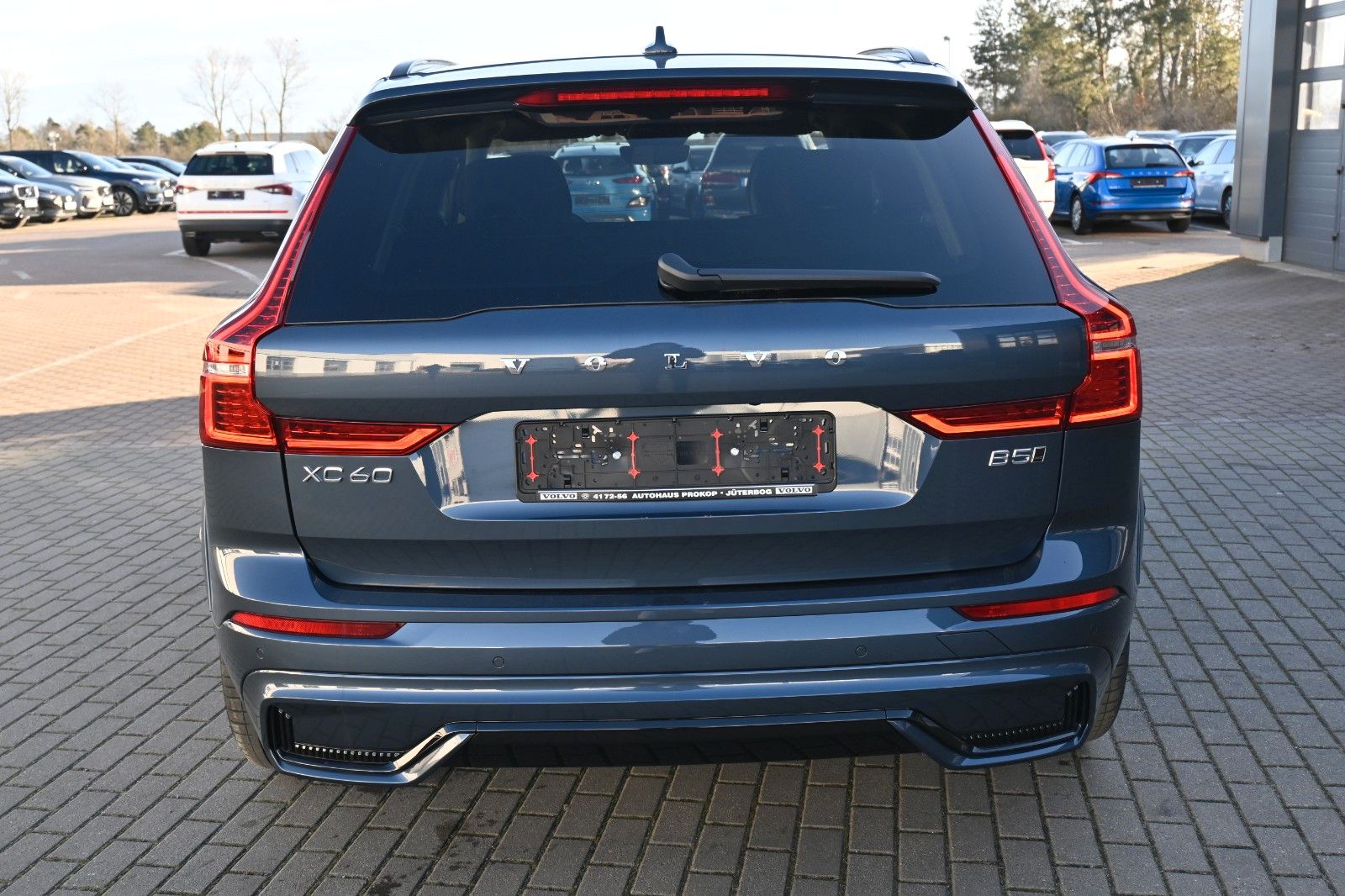 Volvo XC60 B5 B AWD Ultra Dark*PANO*360°*LUFT*ACC*AHK
