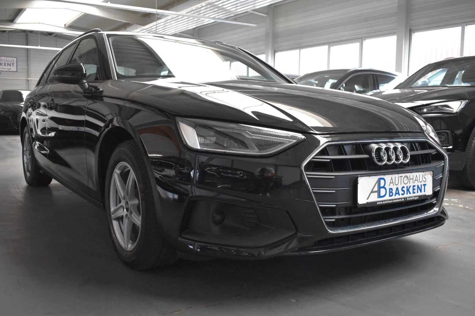 Audi A4 Avant 35 TDI - Samsaru's Car Outlet