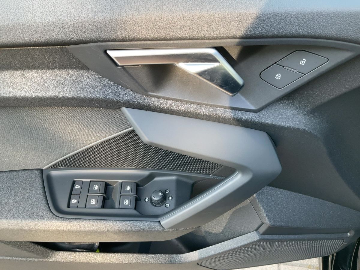 Audi A3 Limousine 30 TFSI ADVANCED - Samsaru's Car Outlet