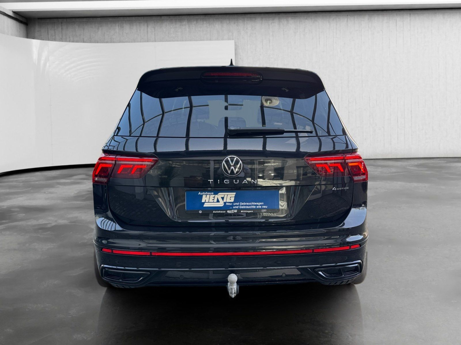 Volkswagen Tiguan 2.0 TDI DSG R-Line 4M NAVI/PANO/AHK