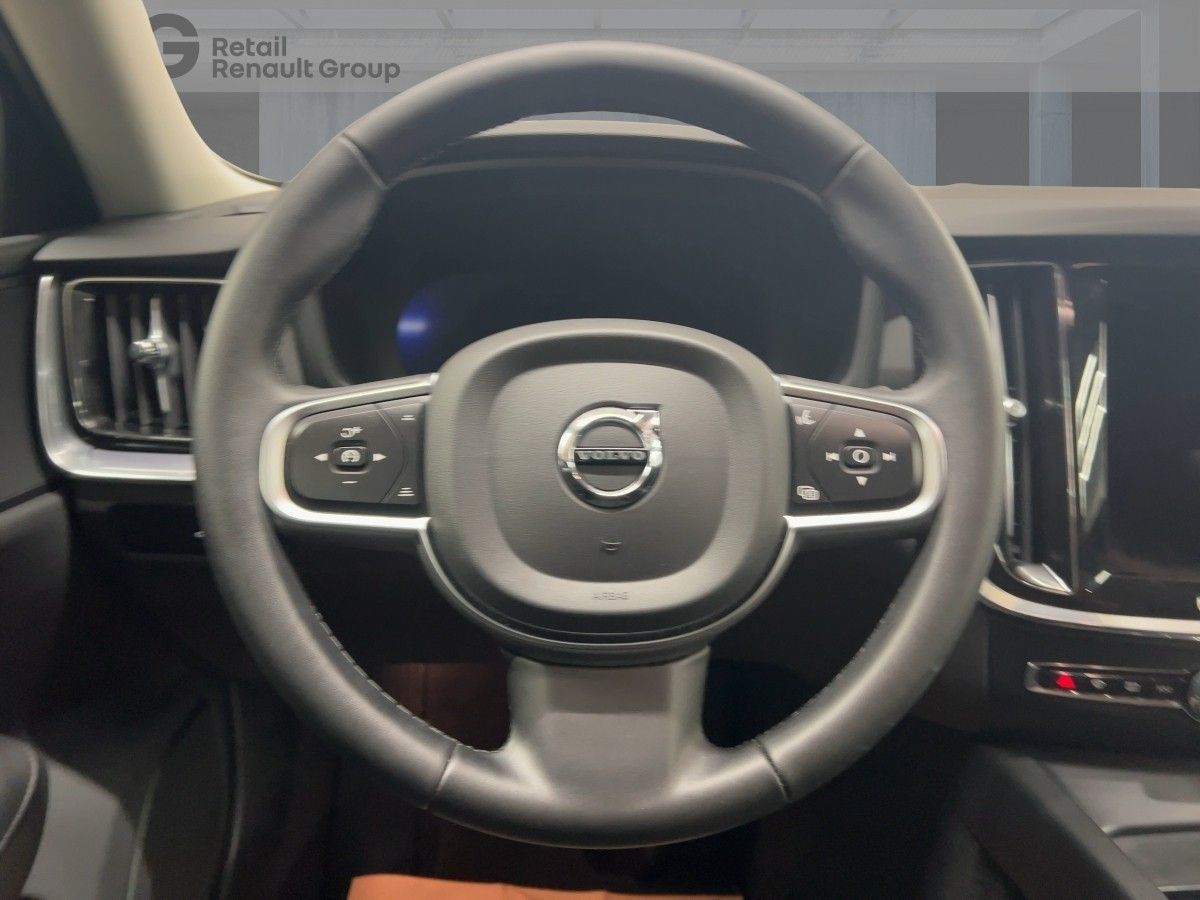 Volvo S60 PLUS DARK B4