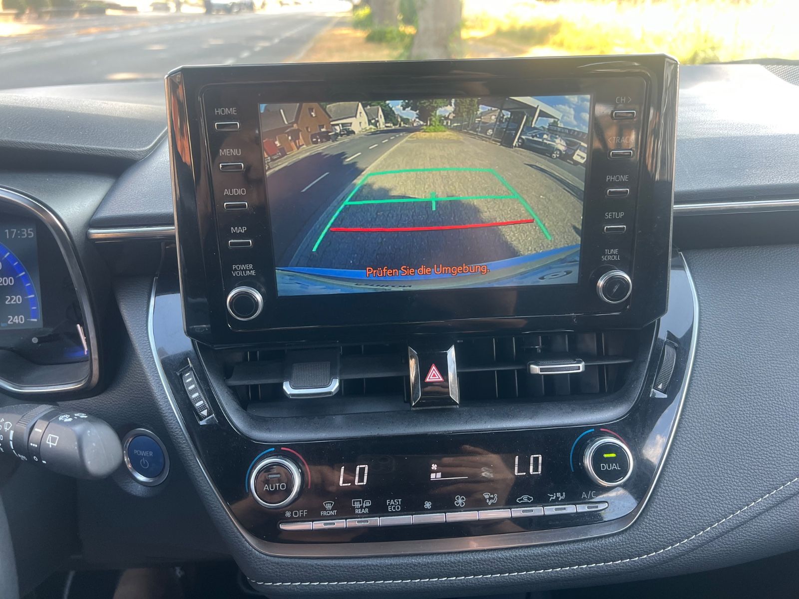 Toyota Corolla Touring Sports Hybrid Dynamic - Samsaru's Car Outlet