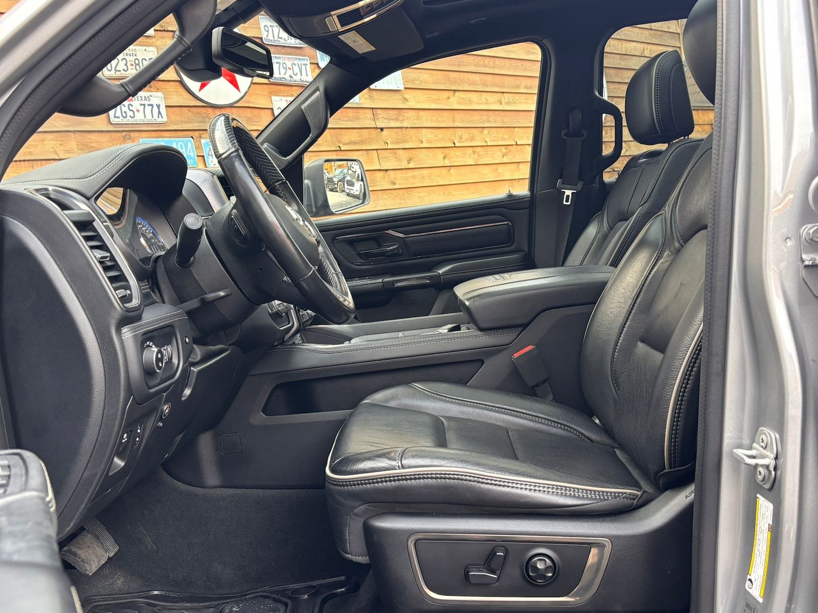 Dodge RAM 1500 5,7 Limited 4x4 LED Pano AHK Memory LPG