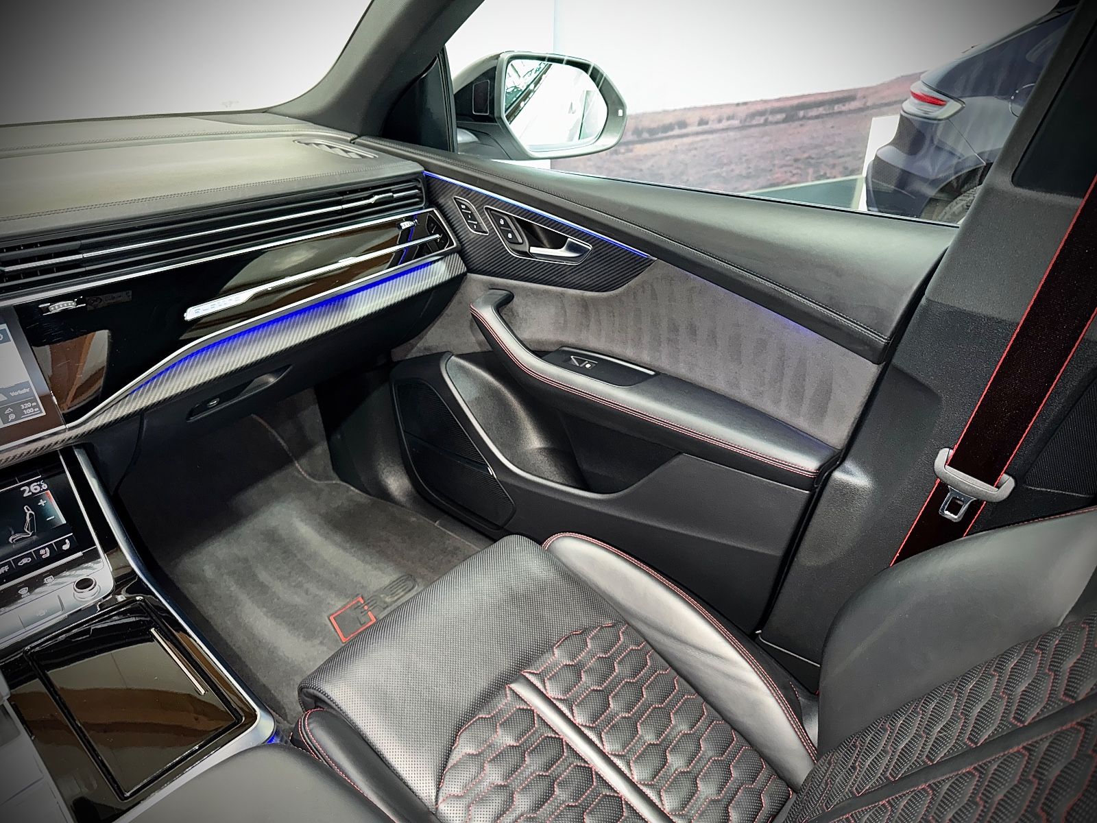 Audi RSQ8*CARBON*MATRIX*ALLRADLENKUNG*HEAD-UP*2.HAND*