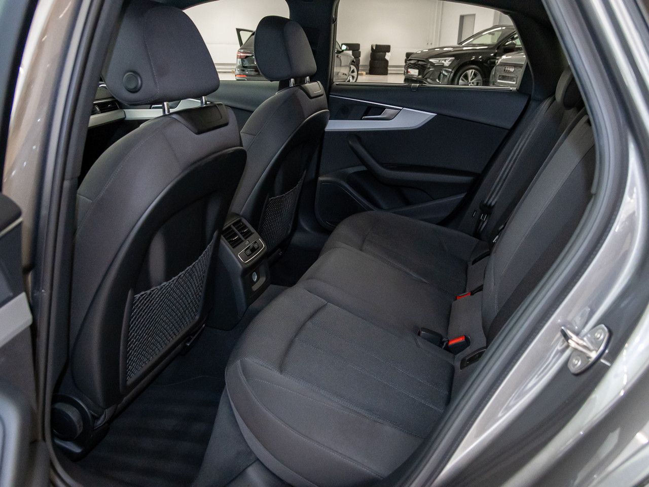 Audi A4 Limousine 40 TDI advanced - Samsaru's Car Outlet