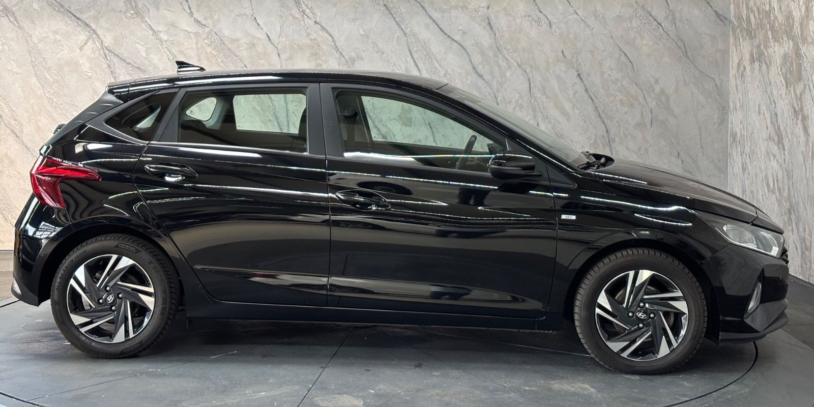 Hyundai i20 Trend Mild-Hybrid+Navi+1.Hand+MwSt.