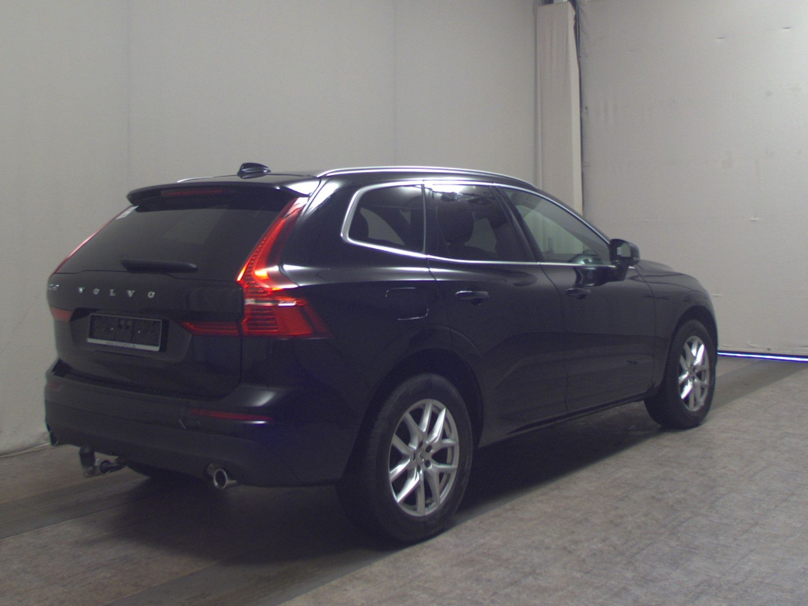 Volvo XC60 B4 D AWD Momentum Pro Navi LED T-Leder AHK