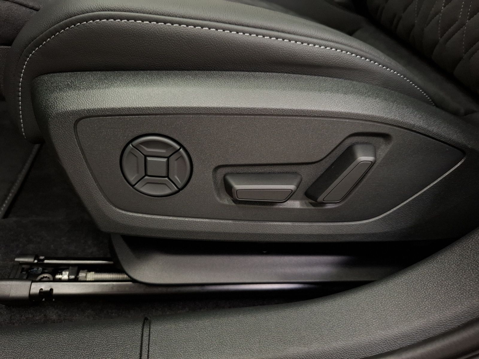 Audi A3 Sportback TFSIe S LINE MATRIX NAVI+ SONOS PAN
