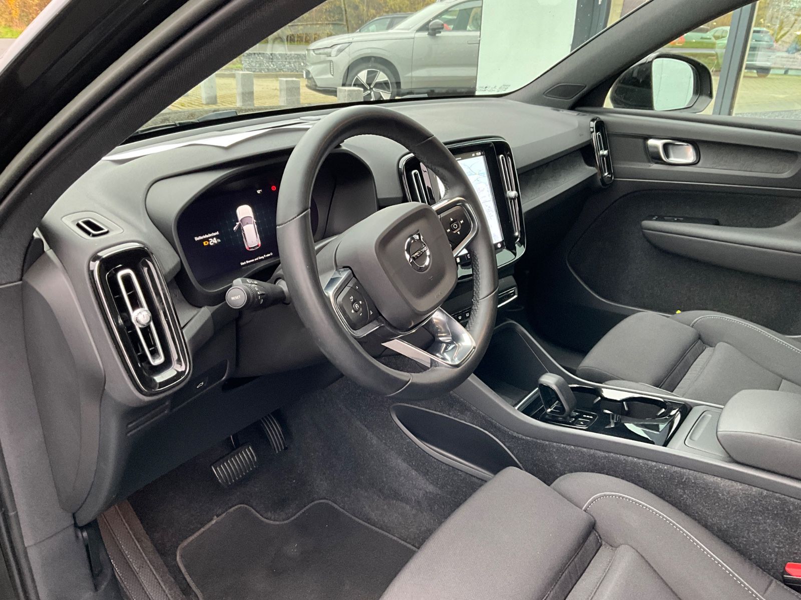 Volvo XC40 Core Recharge Pure Electric AWD