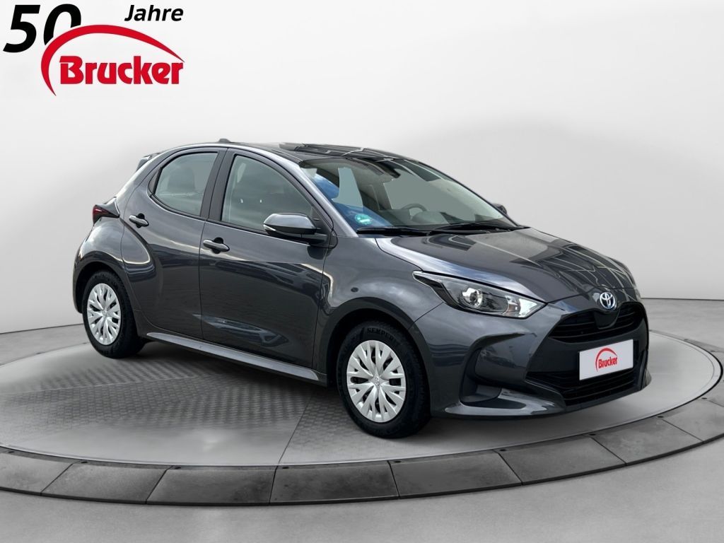 Toyota Yaris Hybrid 1.5 Business Edition - Samsaru's Car Outlet