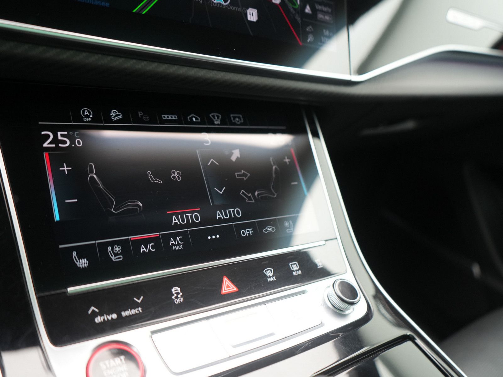 Audi RS Q8 305KMH LUFT STANDHZ CARBON AHK PANO RAUTE