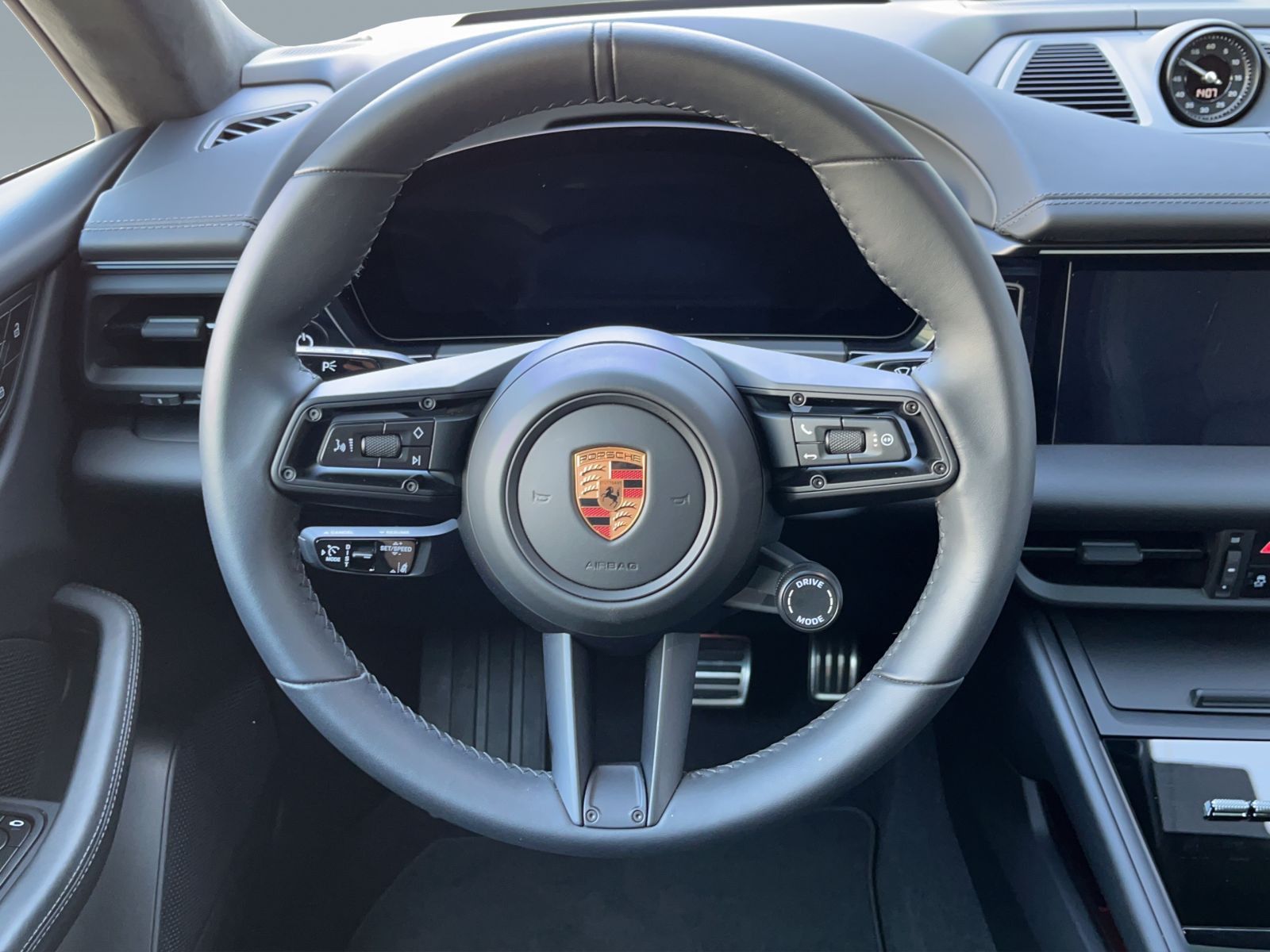 Porsche Macan 4S - Samsaru's Car Outlet
