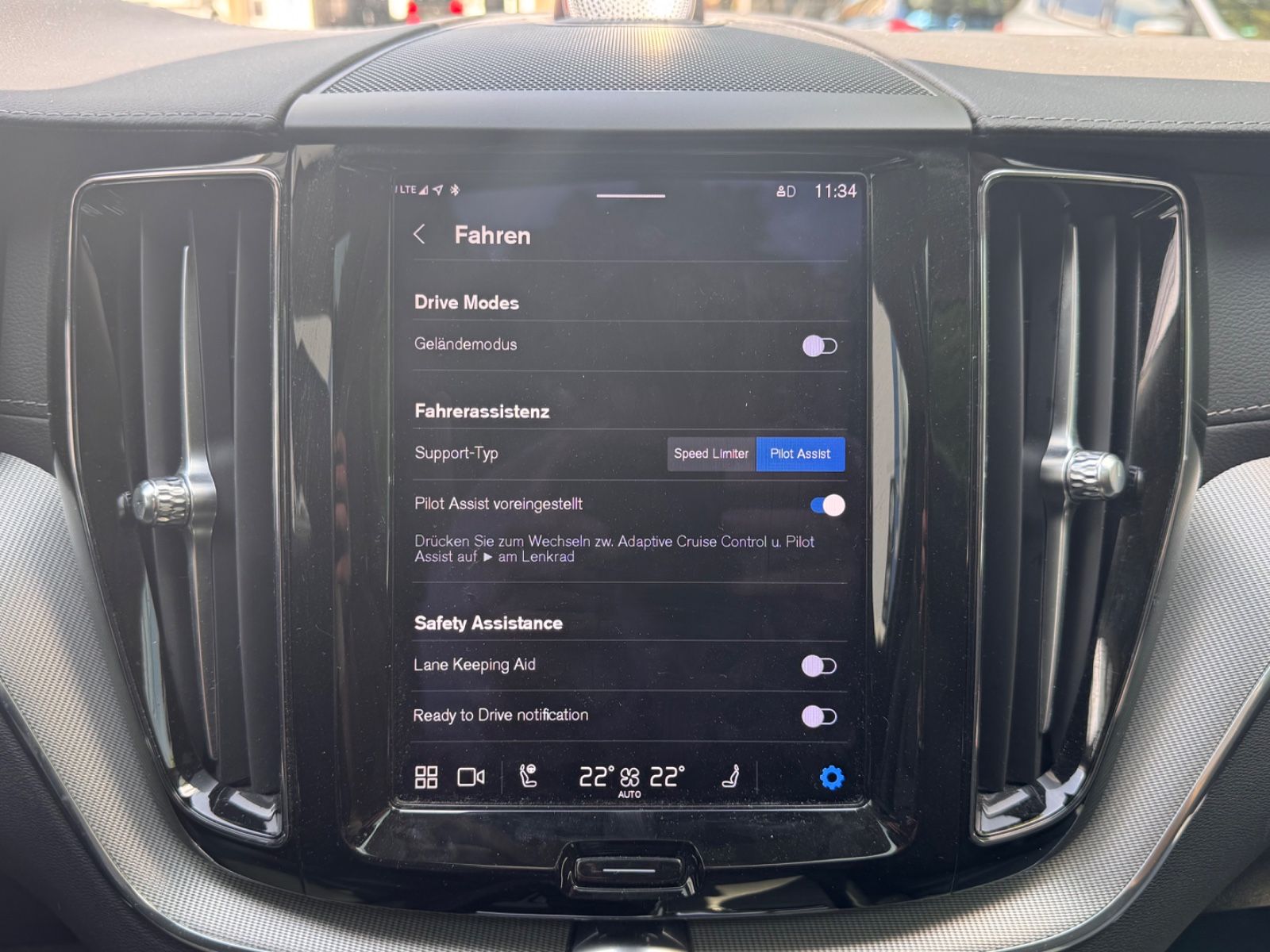 Volvo XC60 Ultimate AWD - Samsaru's Car Outlet