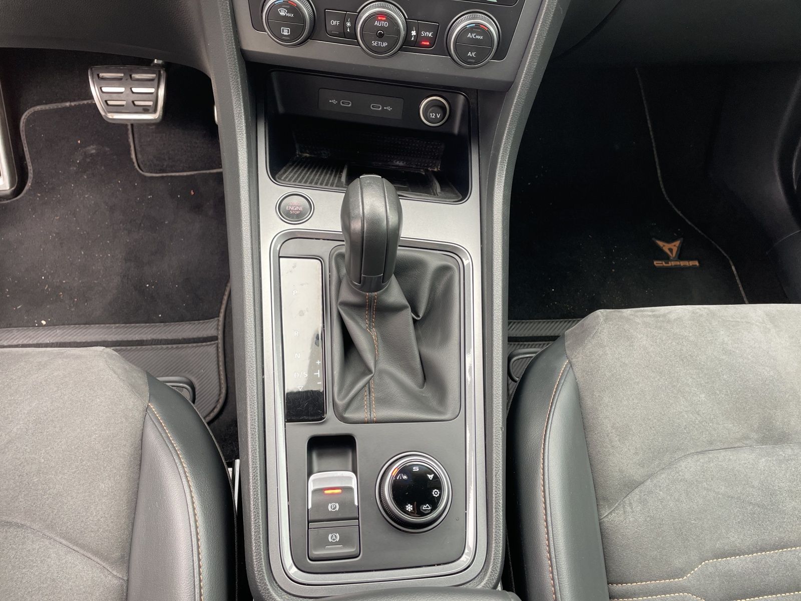 Seat Ateca VZ 2.0 TSI 4D AHK NAVI ASSITENT-PAKT