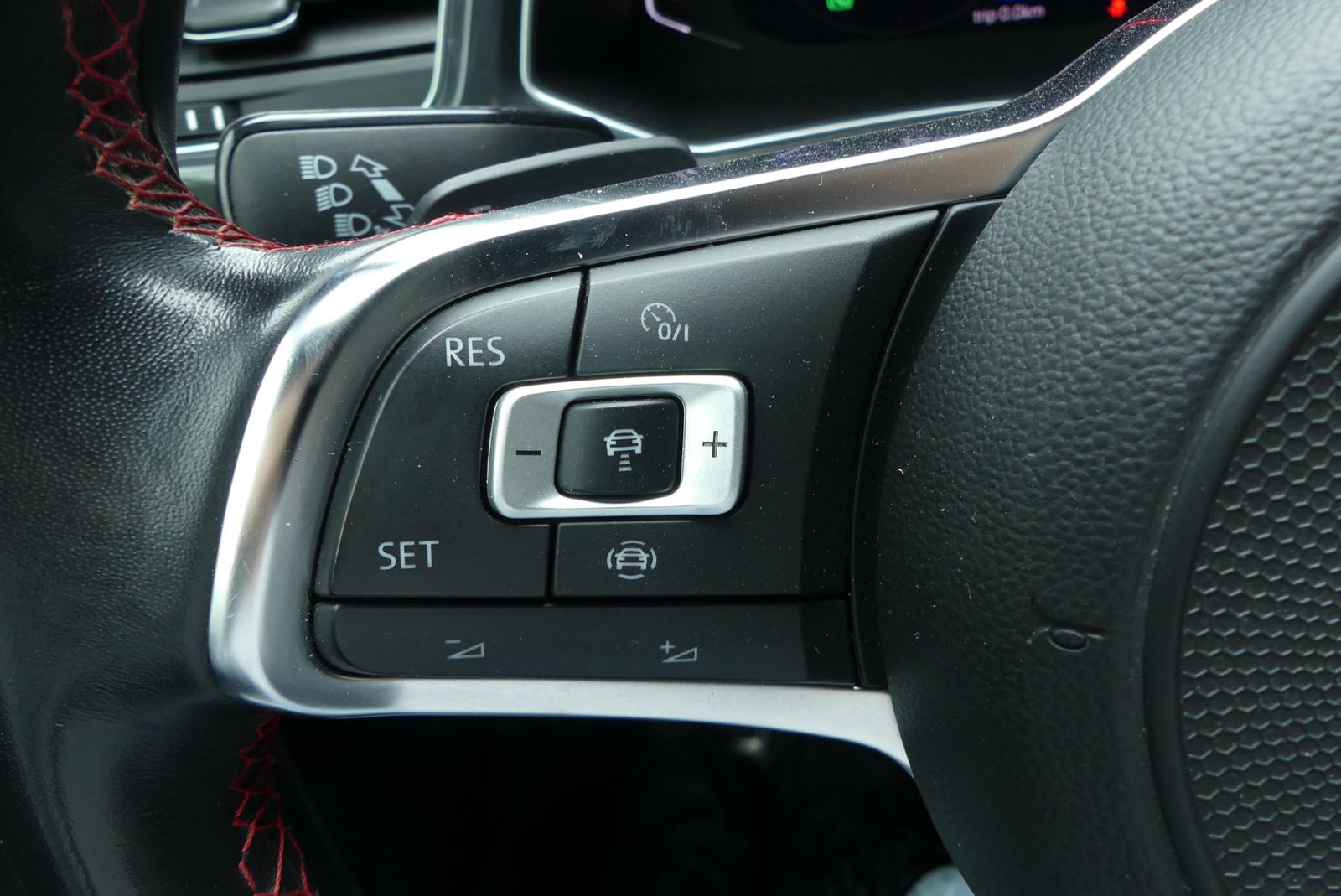 Volkswagen T-Roc Sport 4Motion - Samsaru's Car Outlet