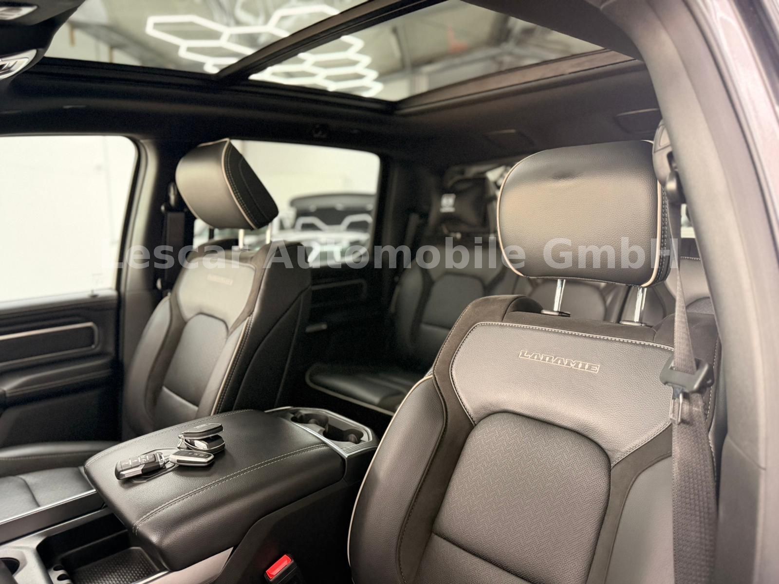 Dodge RAM 1500 Laramie Pick Up