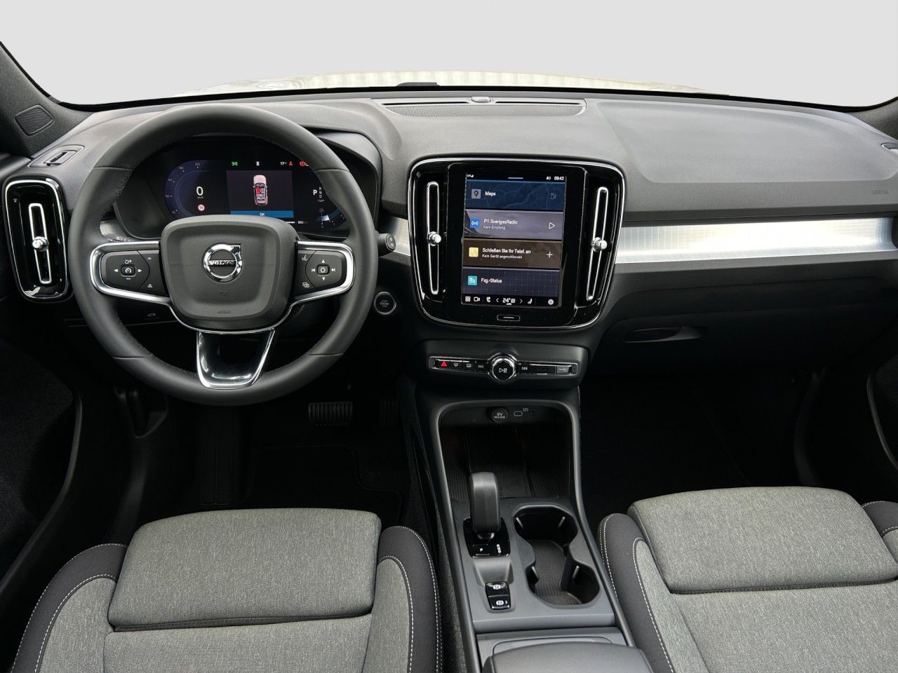 Volvo XC40 B4 Core/Navi/LED/AHK/Standhz/Kam/BLIS/el.HK