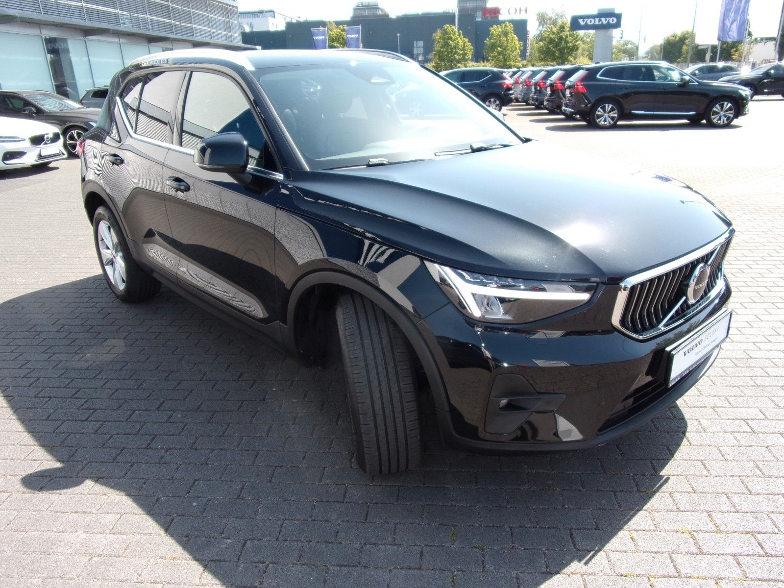 Volvo XC 40 B4 Plus Bright - Samsaru's Car Outlet