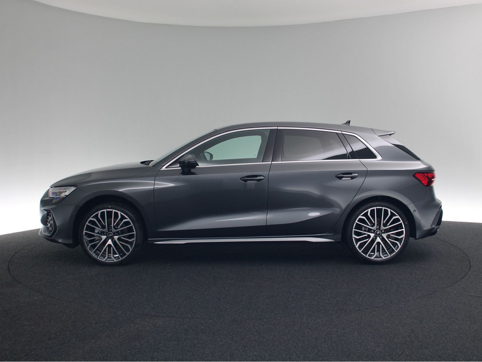 Audi A3 Sportback 35 TFSI S line - Samsaru's Car Outlet