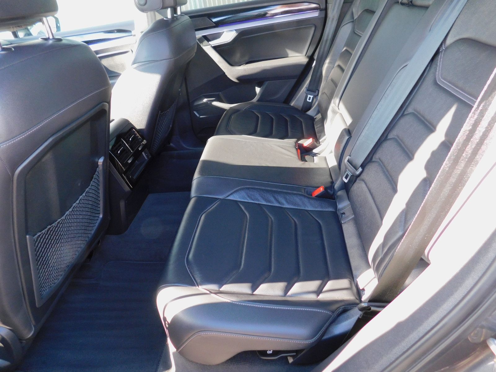 Volkswagen Touareg 3.0 TDI V6 R-Line 4Motion Black Style