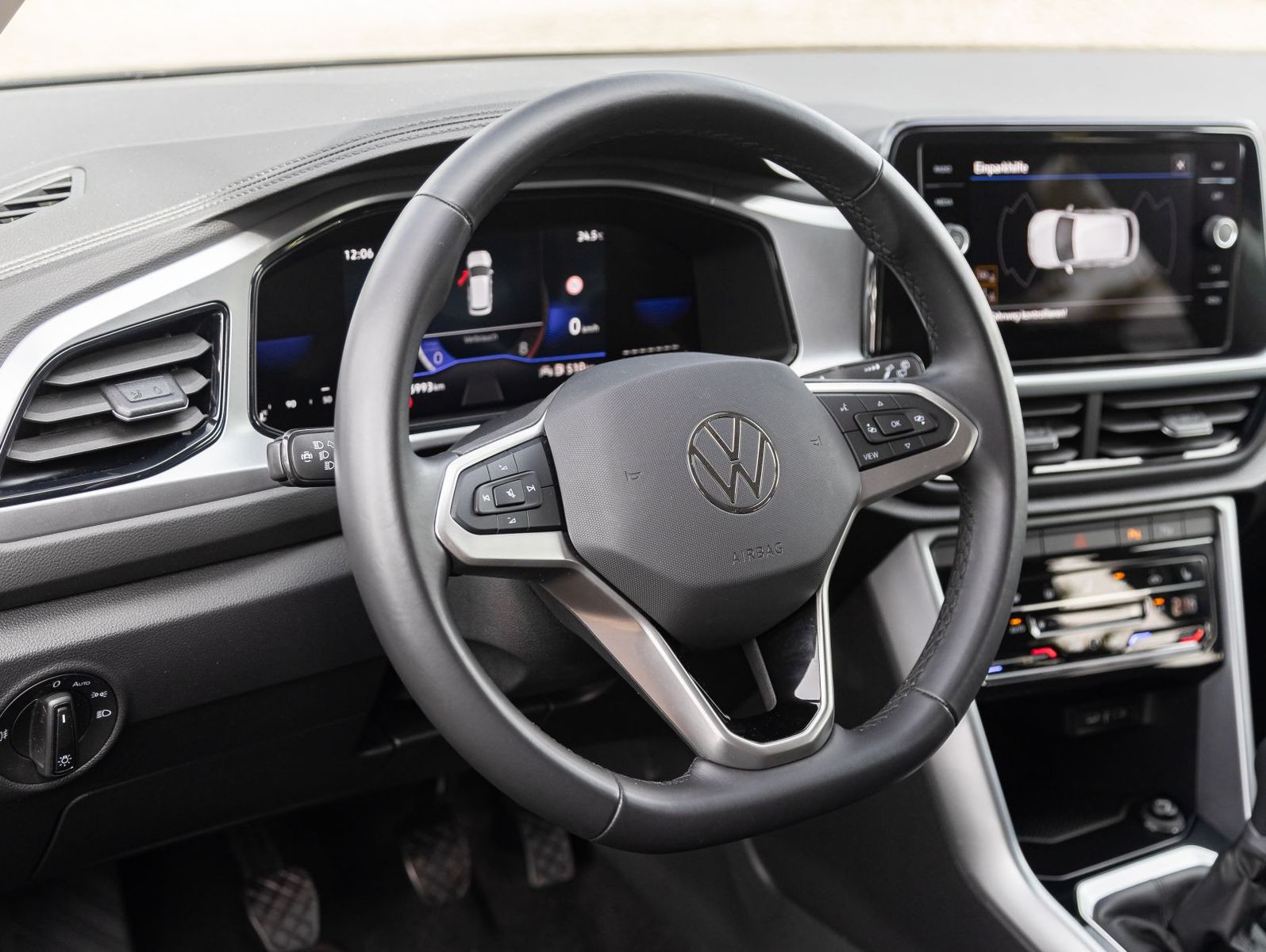 Volkswagen T-Roc 1.0TSI Life - Samsaru's Car Outlet