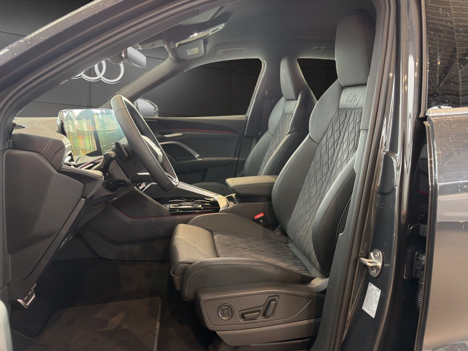 Audi Q5 TDI quattro s-tronic S line AHK+Matrix