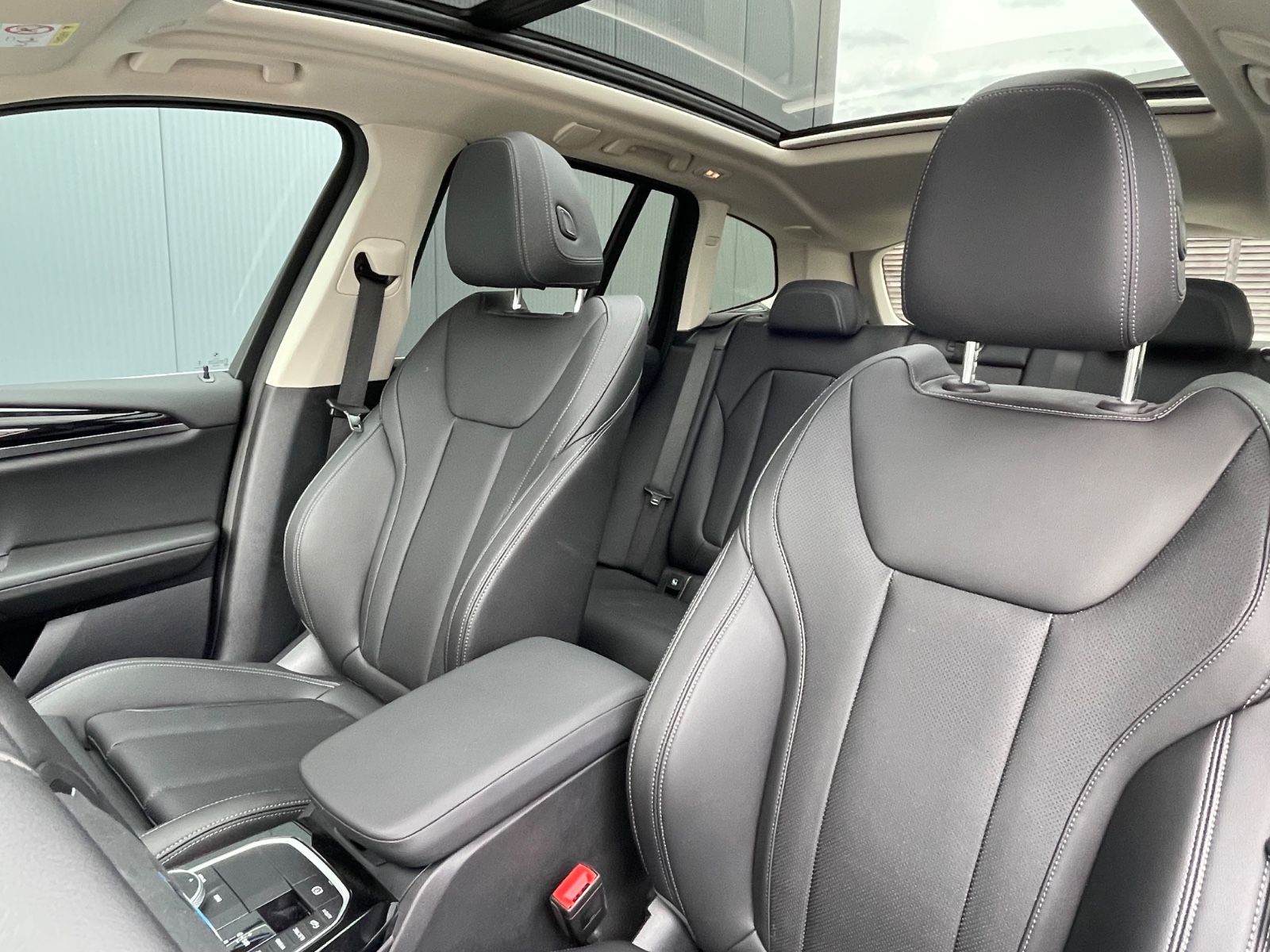 BMW X3 xDrive30e - Samsaru's Car Outlet