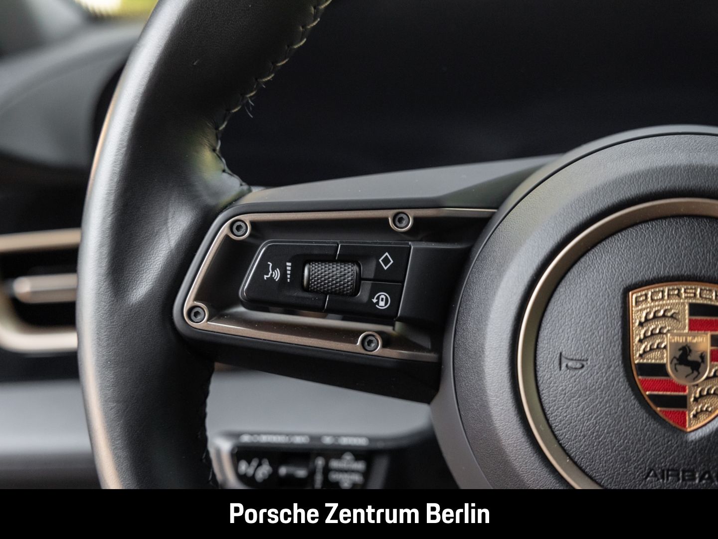 Porsche Taycan 4 Cross Turismo Panoramadach InnoDrive