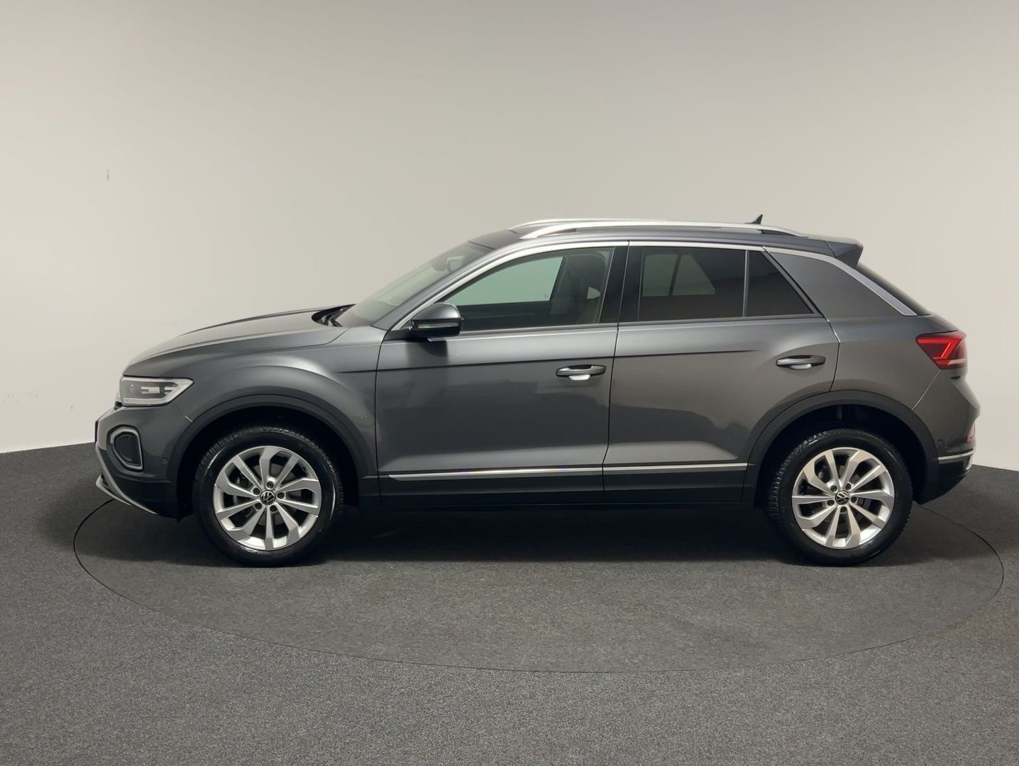 Volkswagen T-ROC 1.5 TSI DSG Style - Samsaru's Car Outlet