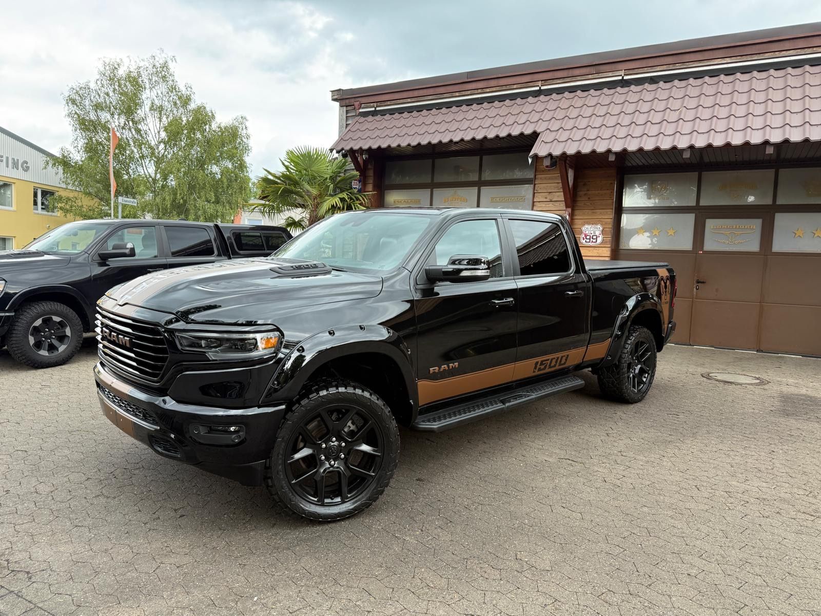 Dodge LARAMIE*OFFROAD*LONG*LIFT*AHK*NAVI*LED*GARANTIE*