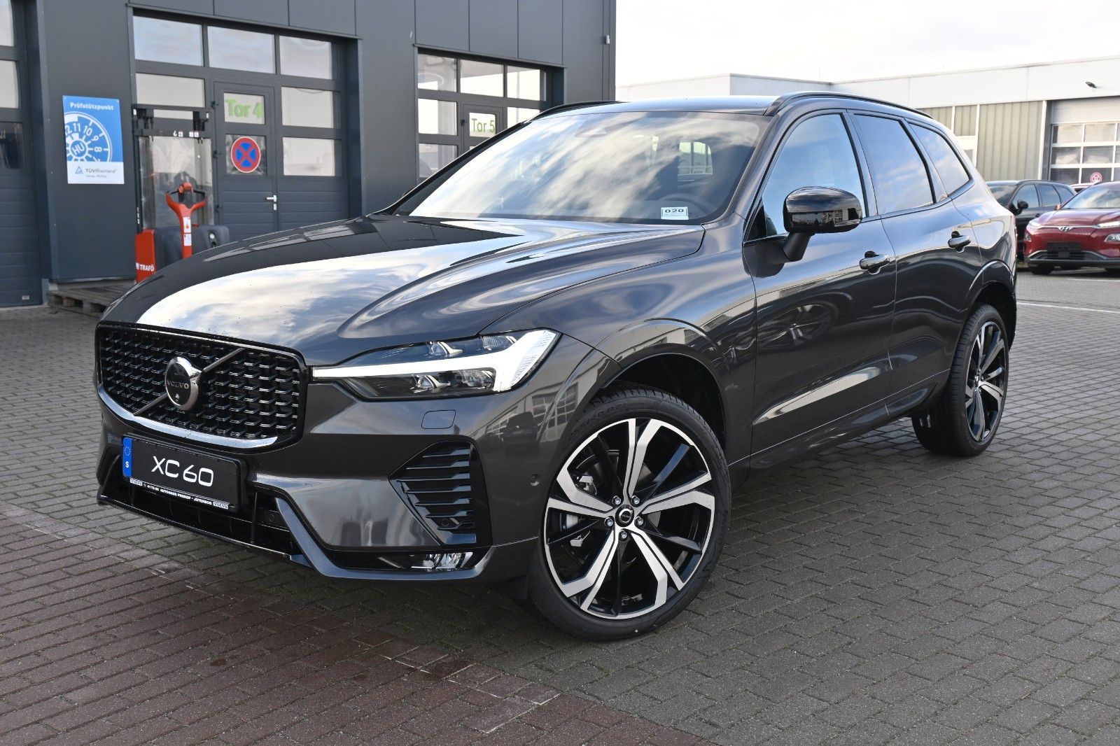 Volvo XC60 B5 AWD Plus Dark*H&K*FSHZG*360°*ACC*AHK