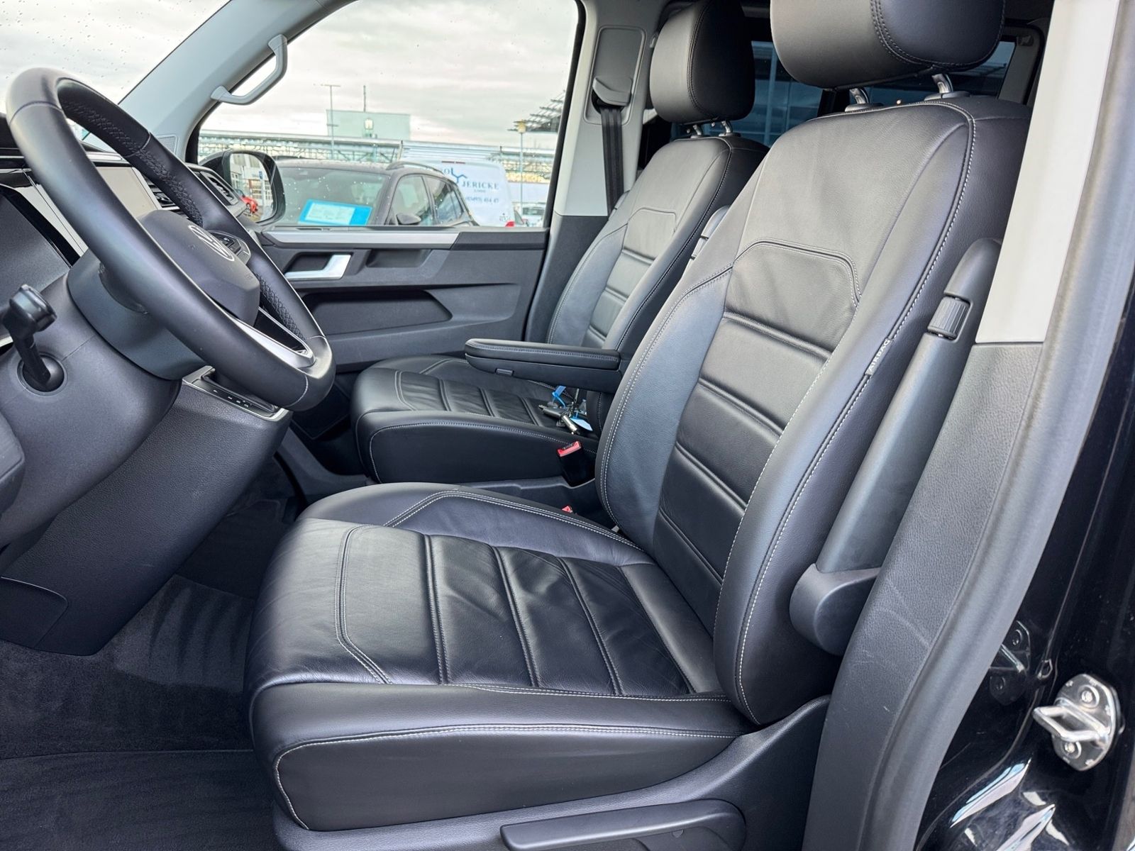 Volkswagen T6.1 Multivan 2.0 TDI 4M - Samsaru's Car Outlet