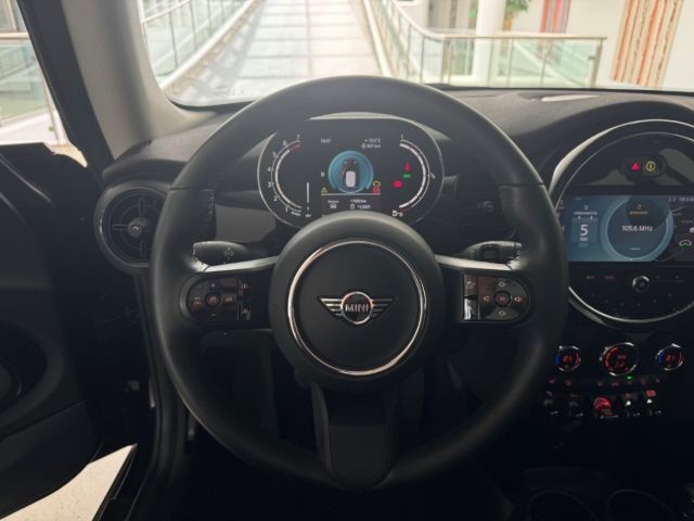MINI Cooper S - Samsaru's Car Outlet